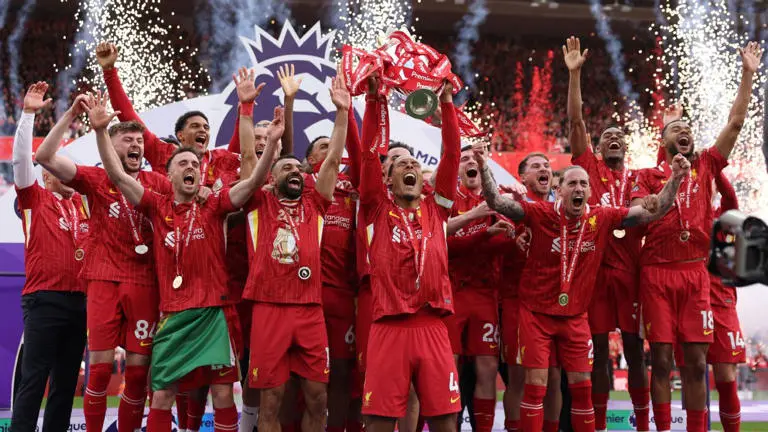 liverpool-victory-parade-premier-league-title